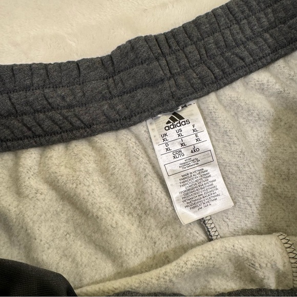 Adidas men’s lounge sweatpants with three stripe grey and black size XL - Picture 5 of 9